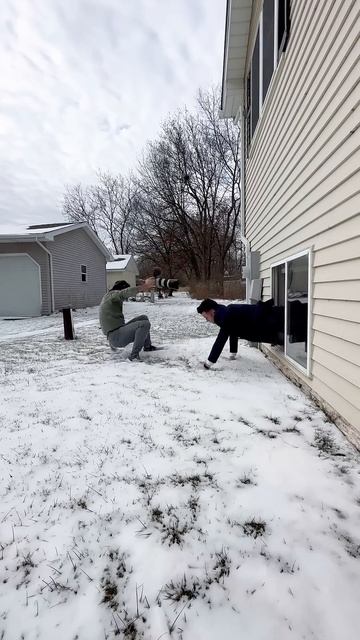 Как я себе представляю, видеооператоры снимают сцену погони