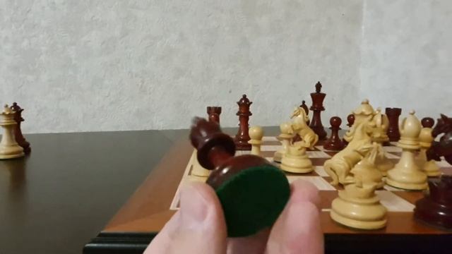 Шахматные фигуры , Индия ,тройной вес, высота короля 110 см.