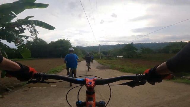 Tara at sipatin natin ang Little Baguio xXx Macalva Sur Trail