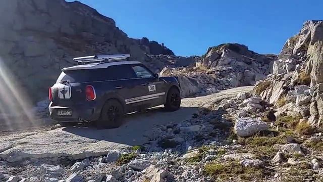 MINI Countryman SD ALL4 offroad rubble hill climb