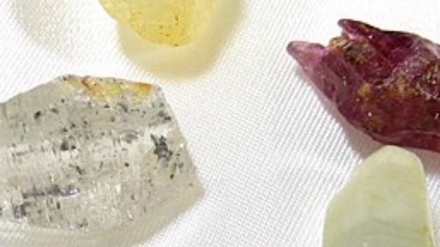 "Використання кристалів у техніці"