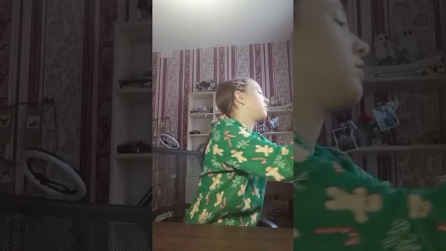 МИНИ ВЛОГ🎄💫 делаю открытку, ухаживают за морской свинкой и болтаю🎀🫶🏻поставьте лайк, очень старалась