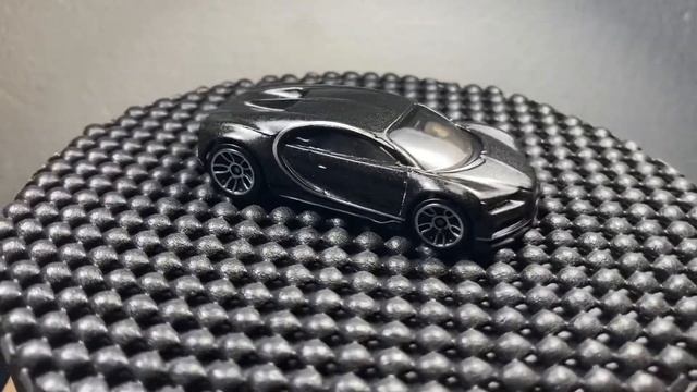 Hot Wheels 16 Bugatti Chiron