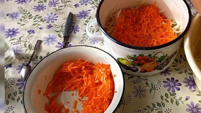 Очень вкусная хрустящяя, маринованная капуста как с грядки,быстрая в приготовлении.