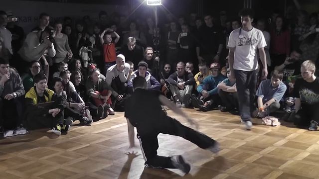 Smart Session 2012\ Final -TIE BREAK- Flyin Budda vs Gun