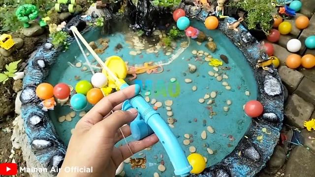 menangkap mermaid di kolam, ikan hiu, hewan laut, ikan besar, ikan gurame, ikan lucu,bebek, kurakur