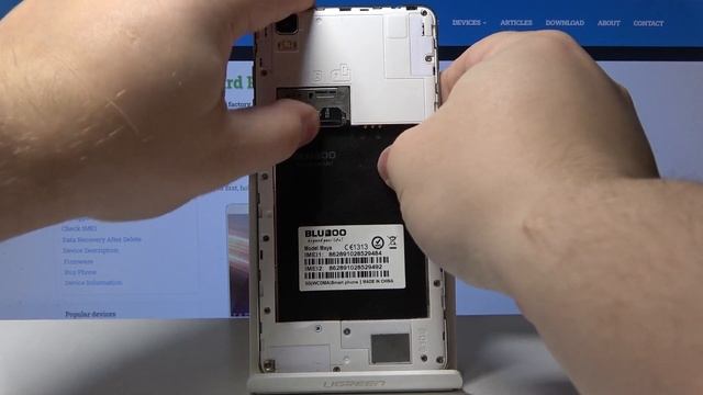 How to Install SIM & SD Card in BLUBOO Maya – Insert Micro SIM & Micro SD Card