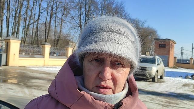 Анна Карловна, жительница поселка Детчино против того, чтобы Прусовы тут добывали песок и делали сва