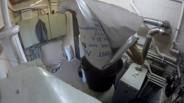 Обезжелезиватель за 15000 рублей с ручным клапаном своими руками.