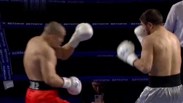 В плотнейшем главном поединке FIGHT NIGHTS Boxing победу одержал Фаниль Рафиков!