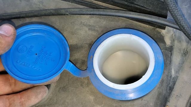 2016 To 2024 Volvo XC90 T6 How To Fill Windshield Washer Fluid Reservoir - Filler Cap Location