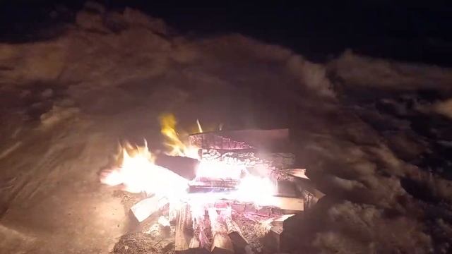 Звуки вогню в зимовий вечір Звуки огня в зимний вечер Sounds of fire in the winter evening 冬夜里有火的声音