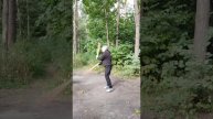Упражнения с деревянными палками в лесу (6)
