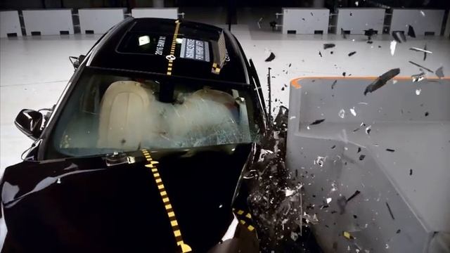 2016 BMW X1  Crash Test