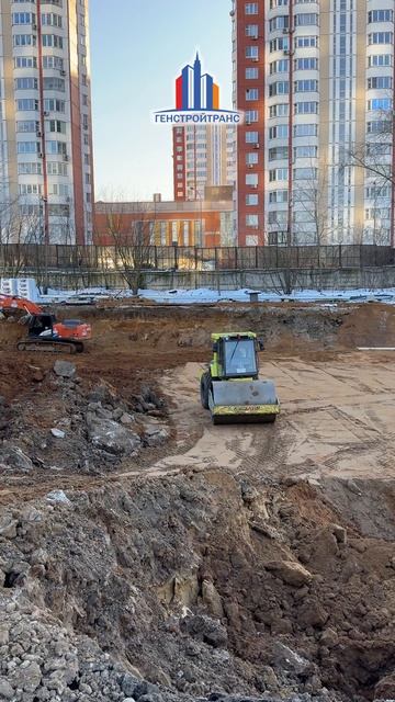 Разработка котлована с замещением непригодного грунта в основании котлована