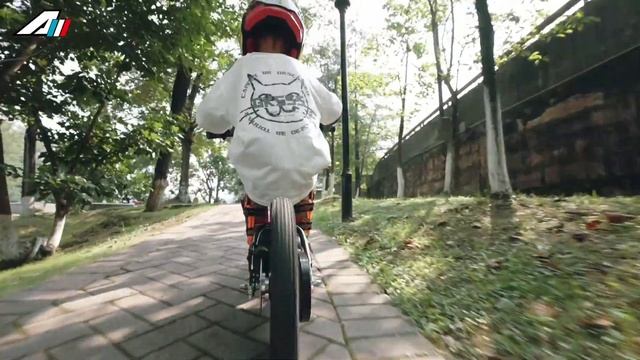 【Electric Bike】See How Easy And Fun A Kid Can Play In A Park With Apollo Moto’s RXF Bike!