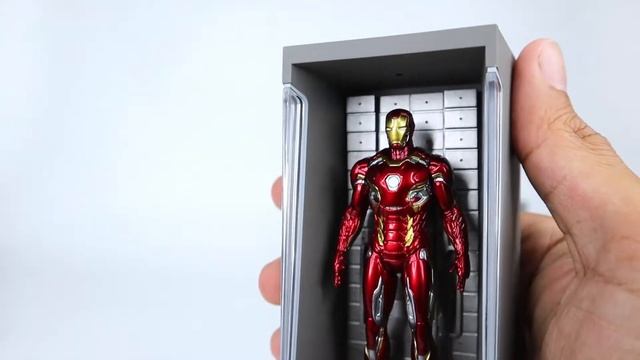 Iron Man : Hot Toys - Hall of Armor series 2 miniature collectible set [unboxing]