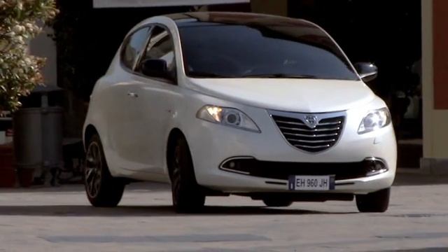 All new Lancia Ypsilon 2012 Driving