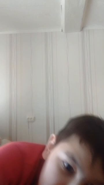 немного телефон поцарапался 😅