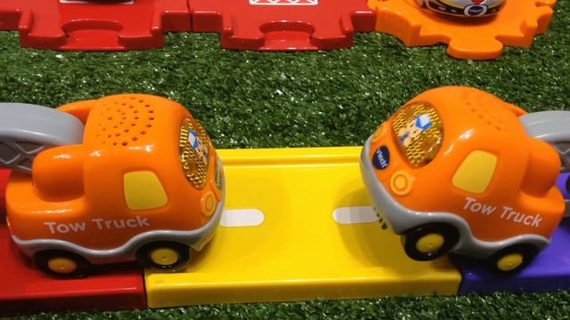 Smart Wheels City: Pairs Hunt! Learn Pairs with toy Vtech Go! Go! Smart Wheel cars