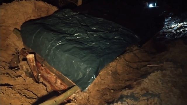 Building a Bushcraft Dugout Shelter in 24 hours, dugout house