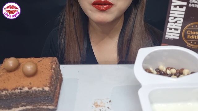 ASMR CHOCOLATE MUKBANG PAVE CHOCOLATE CAKE HERSHEY'S CHOCO SAND TOBLERONE WAFER ROLL YOGURTTOK 초콜릿먹