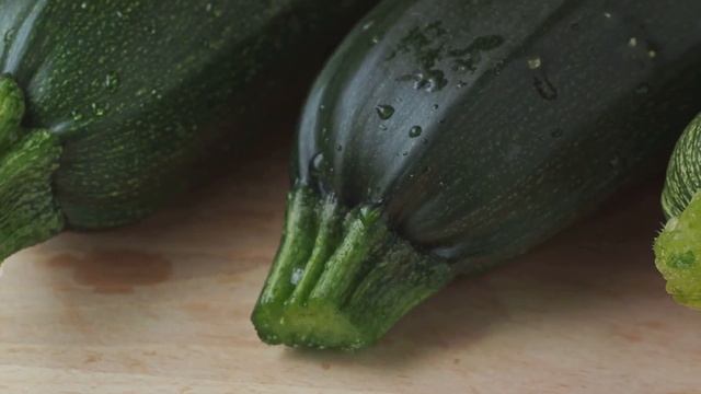 8 Veggies You Should Eat WITH THE SKIN