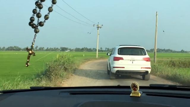 Audi Q7 & LandRover @ Kerala