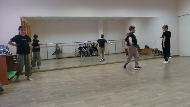 Задача- быть ярче партнера. + мизансцена, + речь