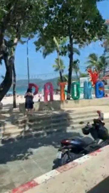 Şevket travels, phuket smart bus, from patong to airport.