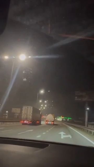 В Одессе люди тоже сетуют на першение в горле, жжение глаз , запах гари и тд...