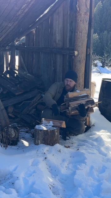 Вырвался с работы и сразу в дедовский дом