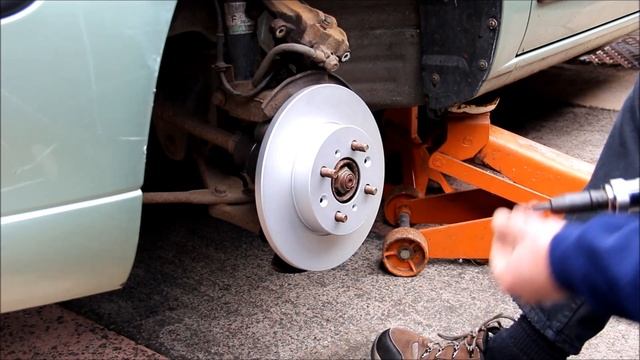 Rover 25 Front Disc Change