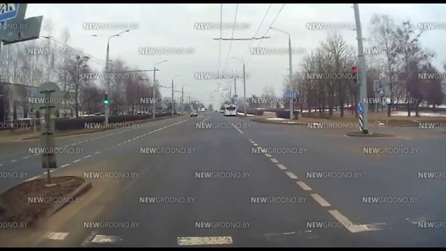 В Гродно обидчивый таксист решил проучить троллейбус