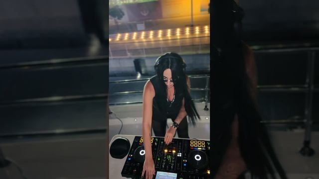 #annadark #djannadark #djdubai #liveset #technogirl #techno #dubai #technomusic #indiedance #dj