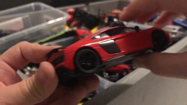 Audi R8 Coupé by KiNSMART Scale 1/36