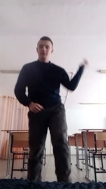 на перемене танцы