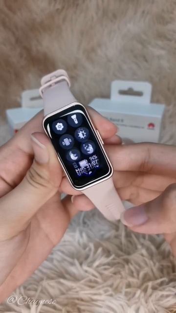 Got our huawei band 8 in sakura pink and emerald green 💜 💚