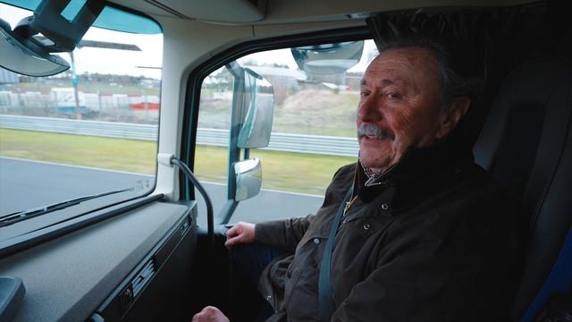 Volvo FH Electric van Raff Plastics - Transport & VAN.TV 64 (Kanaal Z - maart 2024)