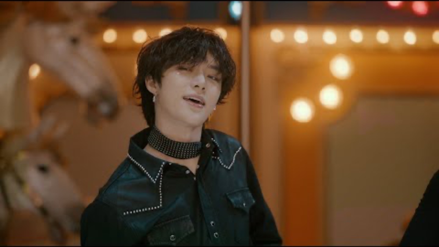 TXT - Blue Hour
