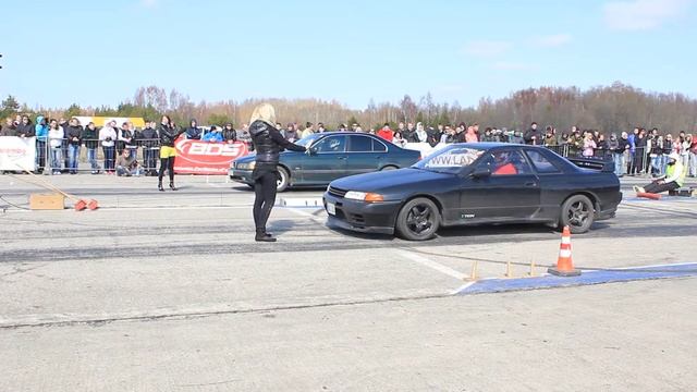 Nissan Skyline R32 vs BMW E39 525tds