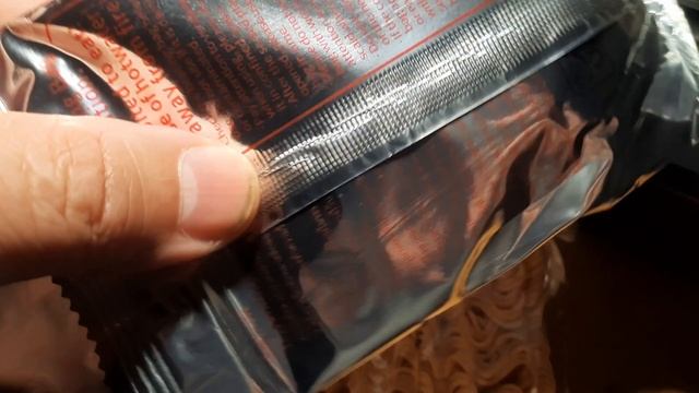 Саморазогревающаяся лапша Tom Yum Hot Pot. распаковка