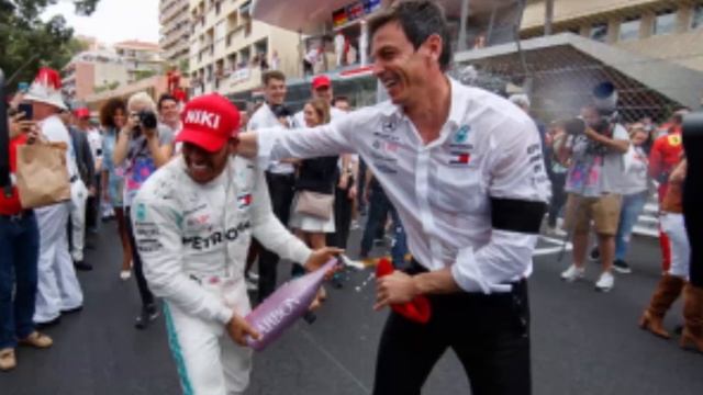 Lewis Hamilton caught up in very awkward Ferrari moment by Toto Wolff at Monaco GP