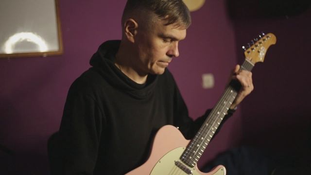 Тест звука в Fender Frontman 25R от Влада! [JET TS-300 Pink]