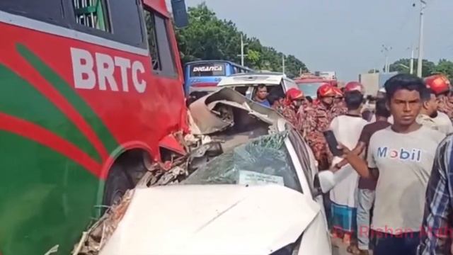 ফরিদপুরে বাস-প্রাইভেটকারের মুখোমুখি সড়ক দূর্ঘটনা