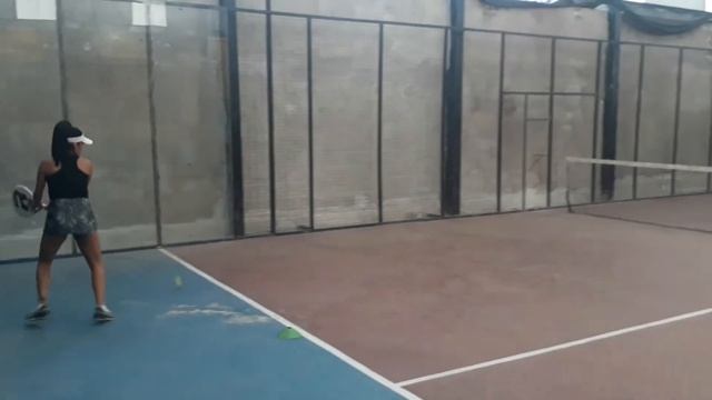 Ejercicio de padel: Control de reves de fondo