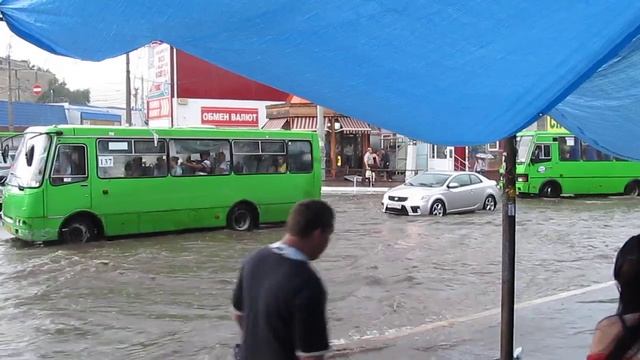 Ливень в Харькове 20 июля 2013 года Барабашова 13 Heavy rain in Kharkov July 20, 2013