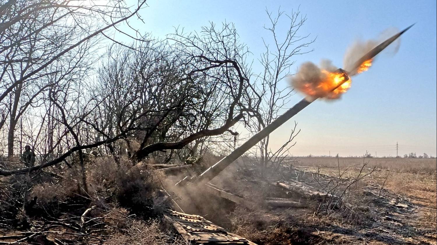 Российский военный заявил об ударах ВСУ по домам из танка в Курской области