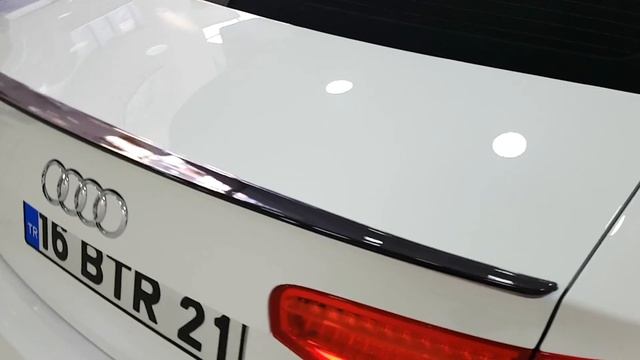 Audi A4 // S4 Ön Panjur, Arka Difizör, LLumar Cam Filmi, Müzik ve Sinema Sistemi