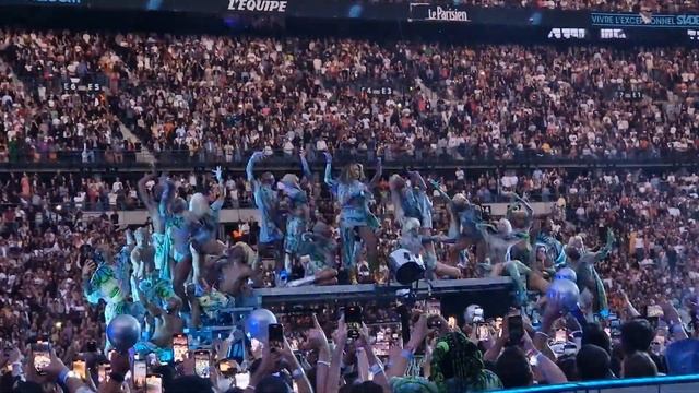 Beyonce Break my soul and Vogue Madonna Queens remix Renaissance World Tour Paris FRONT ROW